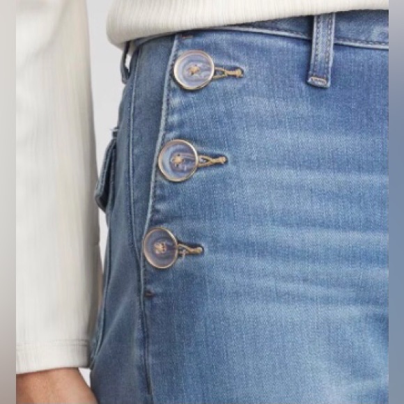 NWT Chico’s Button Flare Jean - Picture 4 of 16